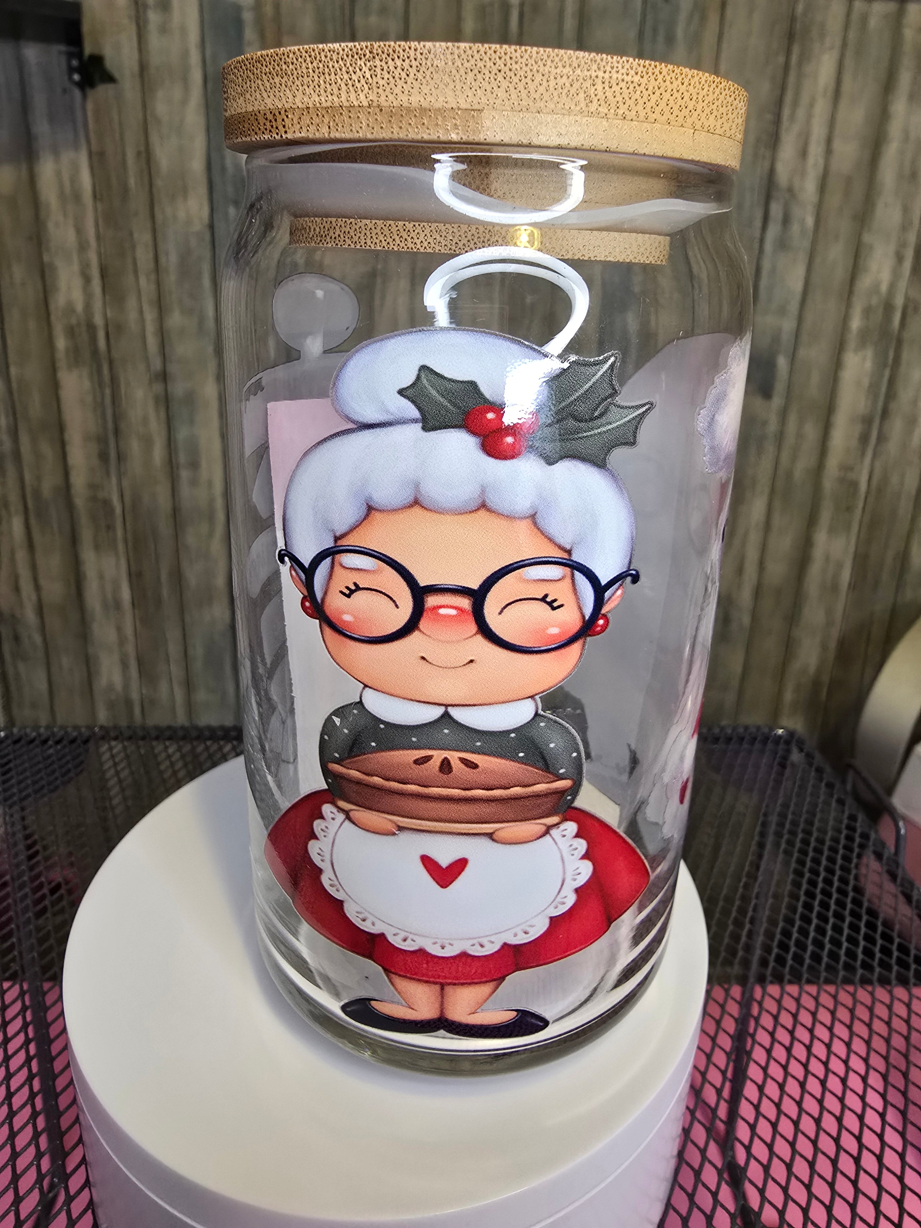 Classic Santa and Mrs Claus cup